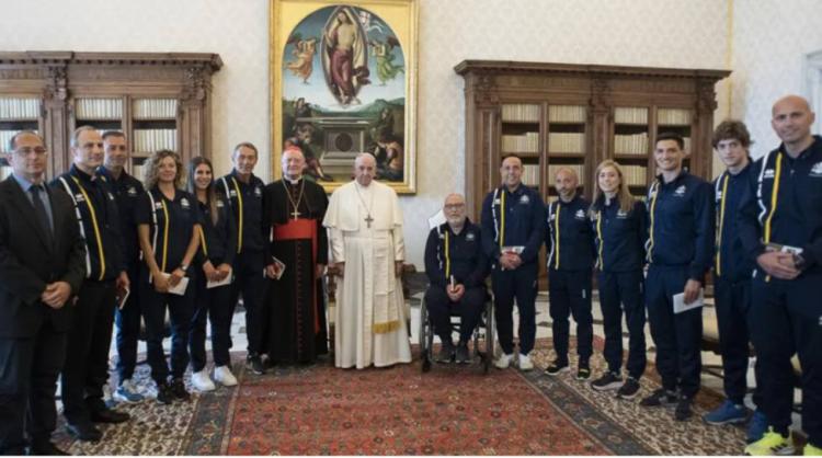 El Papa recibió al equipo de atletismo del Vaticano El Papa recibió al equipo de atletismo del Vaticano