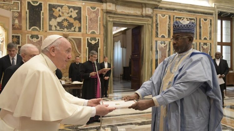 El Papa recuerda a los embajadores: vacunas para todos, una cuestión de justicia El Papa recuerda a los embajadores: vacunas para todos, una cuestión de justicia