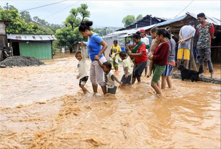 El Papa reza por las víctimas en Indonesia y Timor Oriental El Papa reza por las víctimas en Indonesia y Timor Oriental