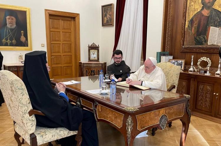 El Papa visitó a Crisóstomo II en el palacio arzobispal ortodoxo de Chipre El Papa visitó a Crisóstomo II en el palacio arzobispal ortodoxo de Chipre