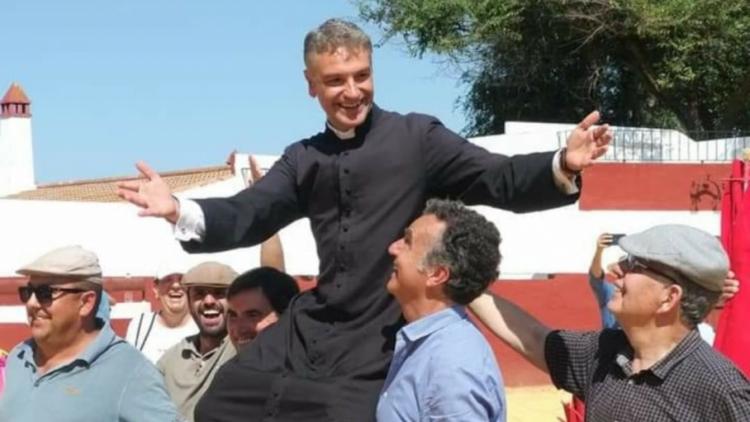 España: Falleció el "cura torero" de Coria a los 43 años España: Falleció el "cura torero" de Coria a los 43 años