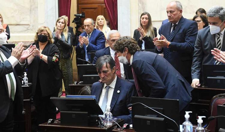 Esteban Bullrich: "Primero agradezco a Dios por esta cruz" Esteban Bullrich: "Primero agradezco a Dios por esta cruz"
