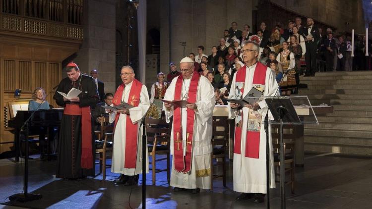 Francisco a luteranos: "Jesús nos acompaña en el camino del conflicto a la comunión"