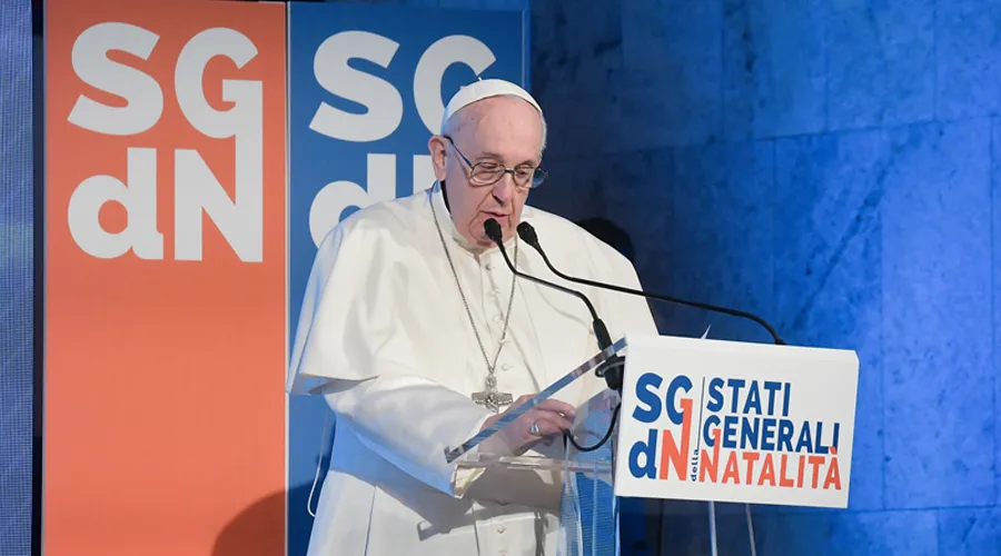 Francisco destaca la importancia de la familia y advierte: "Sin natalidad no hay futuro" Francisco destaca la importancia de la familia y advierte: "Sin natalidad no hay futuro"