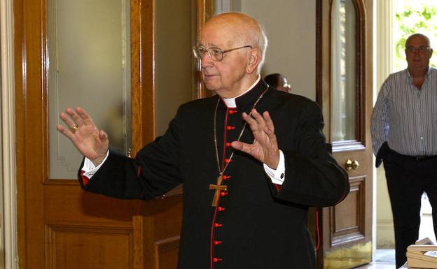 Francisco destacó el fiel servicio a seis Papas del cardenal Martínez Somalo