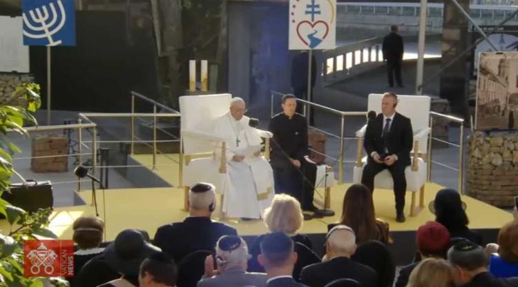 Francisco: El nombre de Dios fue deshonrado con la "locura del odio" contra los judíos Francisco: El nombre de Dios fue deshonrado con la "locura del odio" contra los judíos