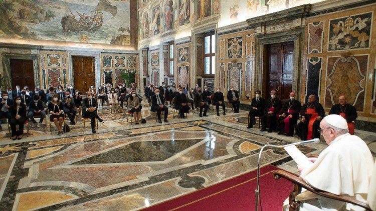 Francisco marca el camino a seguir por la Acción Católica italiana Francisco marca el camino a seguir por la Acción Católica italiana