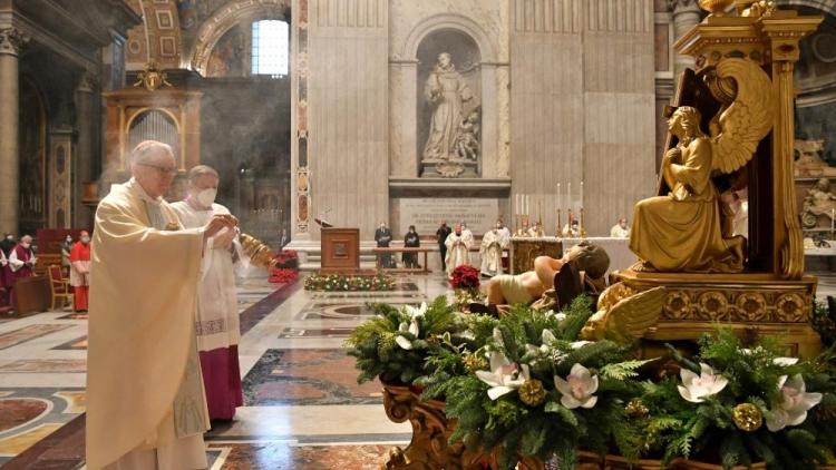 Francisco: "María enséñanos a encontrar tiempo para Dios y los demás"