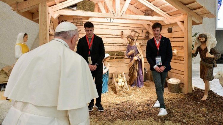 Francisco: "No dejemos que la Navidad se contamine con el consumismo y la indiferencia" Francisco: "No dejemos que la Navidad se contamine con el consumismo y la indiferencia"
