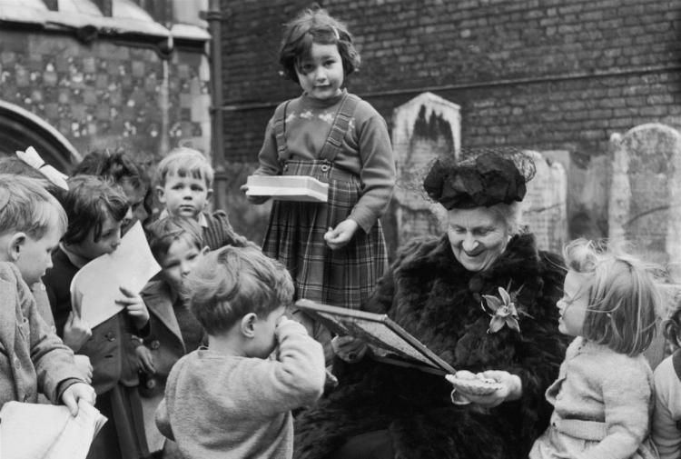 Francisco recuerda a la pedagoga italiana María Montessori