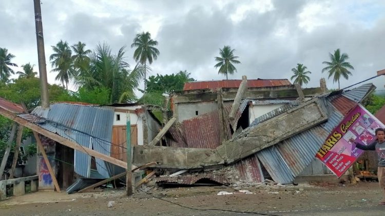Francisco rezó por las víctimas del terremoto en Indonesia Francisco rezó por las víctimas del terremoto en Indonesia