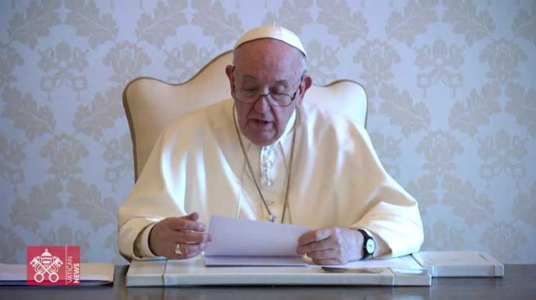 Francisco: Se necesitan decisiones que conviertan las armas en comida Francisco: Se necesitan decisiones que conviertan las armas en comida