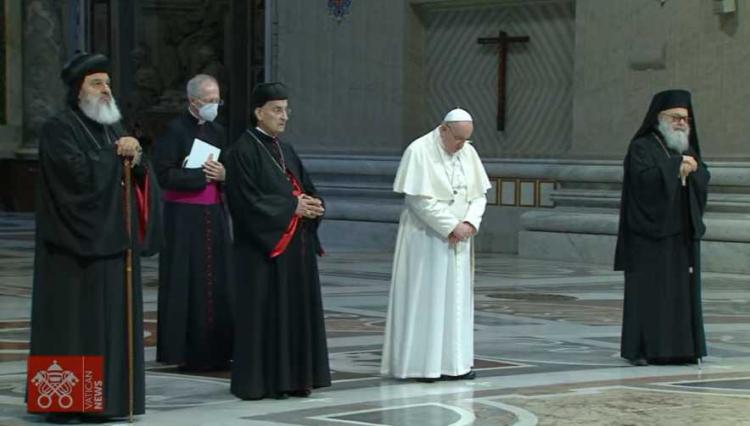 Francisco y patriarcas cristianos unidos en oración por la paz en el Líbano Francisco y patriarcas cristianos unidos en oración por la paz en el Líbano