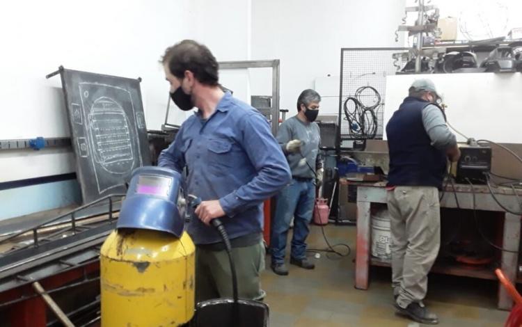 Iniciativa solidaria para la fabricación de estufas Iniciativa solidaria para la fabricación de estufas