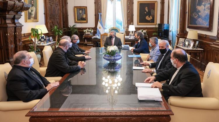 La Comisión Ejecutiva de la CEA llevó el saludo de Navidad al Presidente La Comisión Ejecutiva de la CEA llevó el saludo de Navidad al Presidente