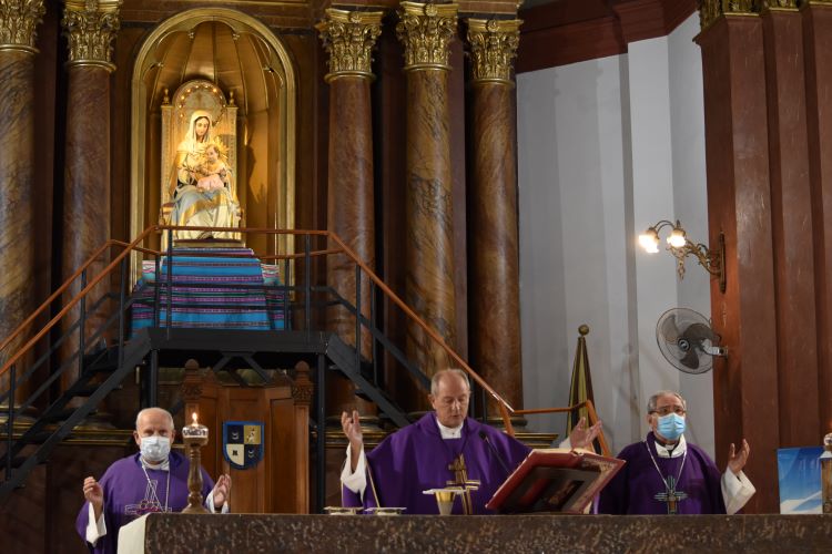 La diócesis de Lomas de Zamora rezó en reparación por la profanación de la catedral La diócesis de Lomas de Zamora rezó en reparación por la profanación de la catedral
