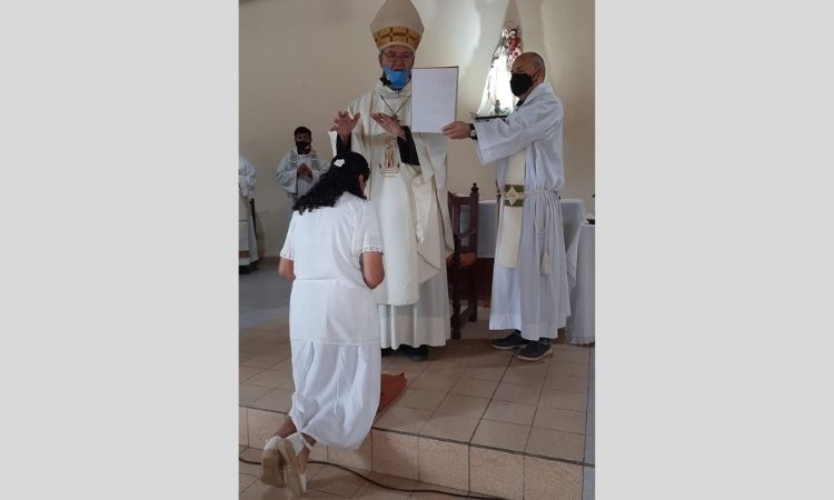 La diócesis de Orán tiene una nueva virgen consagrada La diócesis de Orán tiene una nueva virgen consagrada