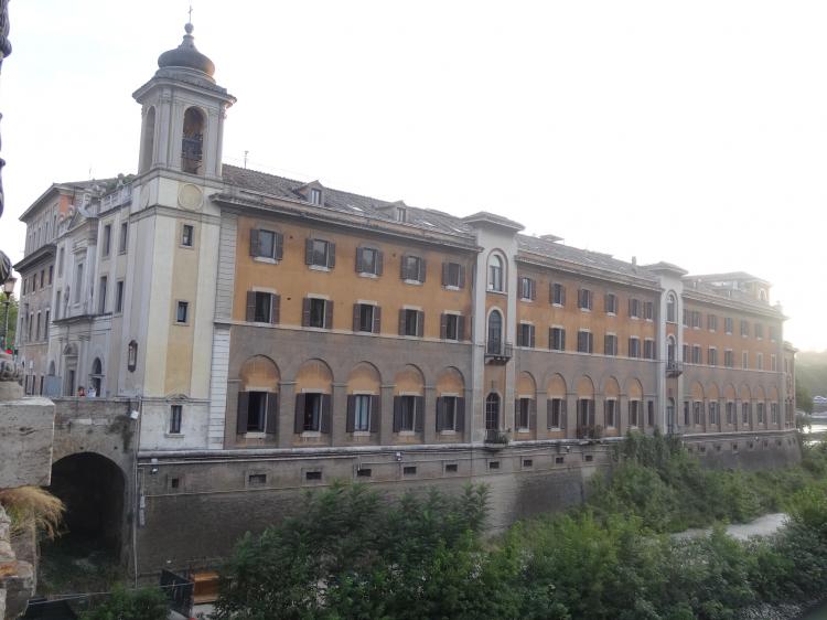La Santa Sede recuperará la actividad de un histórico hospital romano en crisis económica La Santa Sede recuperará la actividad de un histórico hospital romano en crisis económica