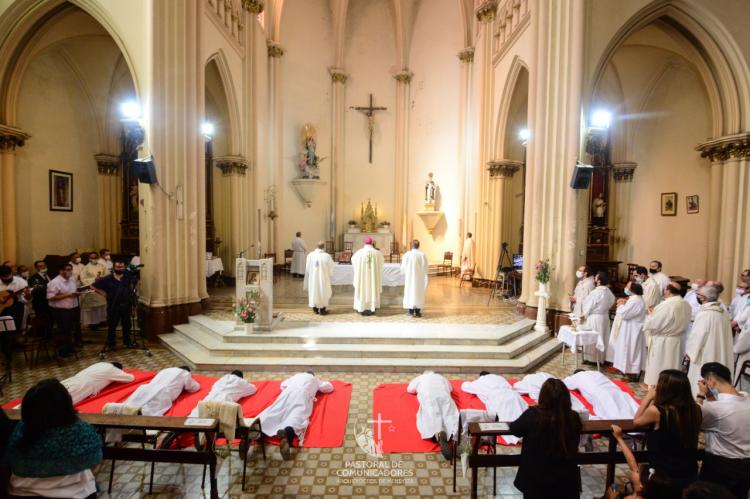 Las claves de Mons. Colombo a los nuevos diáconos permanentes Las claves de Mons. Colombo a los nuevos diáconos permanentes
