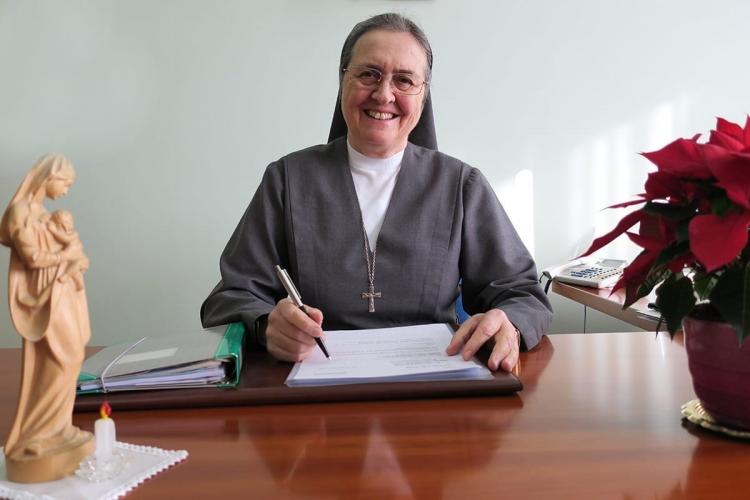 La Hna. Chiara Cazzuola es la nueva superiora general de las Hijas de Maria Auxiliadora La Hna. Chiara Cazzuola es la nueva superiora general de las Hijas de Maria Auxiliadora