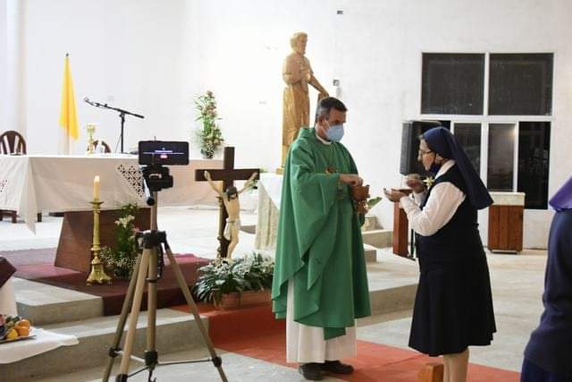 Las vírgenes consagradas renovaron su propósito de fidelidad Las vírgenes consagradas renovaron su propósito de fidelidad