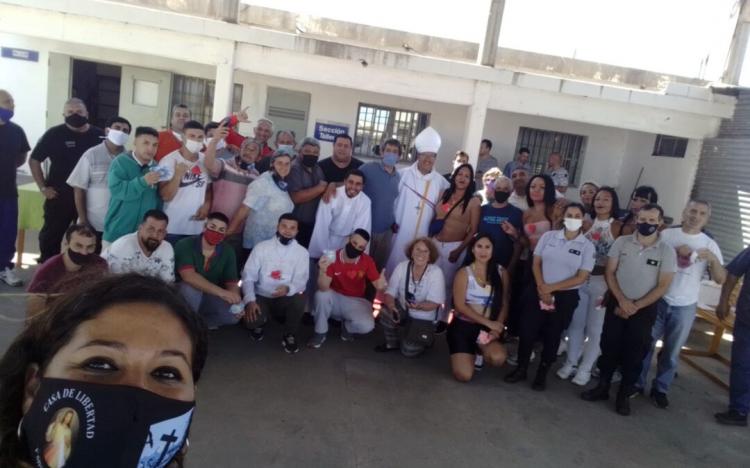 Los obispos marplatenses celebraron Navidad en el penal de Batán Los obispos marplatenses celebraron Navidad en el penal de Batán