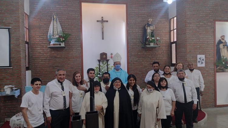 Miembros de la Fraternidad Laical "Santa Rosa de Lima" hicieron sus votos Miembros de la Fraternidad Laical "Santa Rosa de Lima" hicieron sus votos