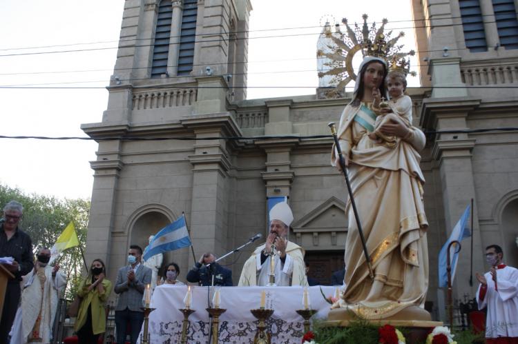 Mons. Barba pide a la Virgen de la Merced que le enseñe al pueblo a ser libre Mons. Barba pide a la Virgen de la Merced que le enseñe al pueblo a ser libre