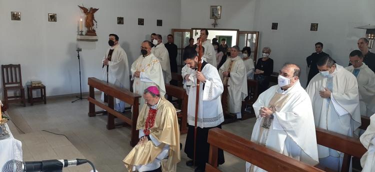 Mons. Barba presidió la misa por las patronales del Seminario San Miguel Arcángel Mons. Barba presidió la misa por las patronales del Seminario San Miguel Arcángel