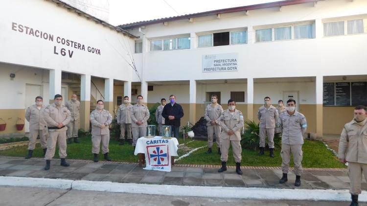 Mons. Canecín agradeció el servicio de la Prefectura Naval Mons. Canecín agradeció el servicio de la Prefectura Naval