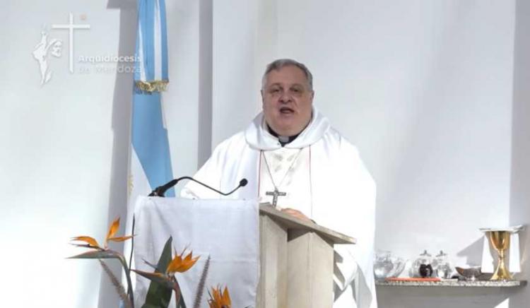 Mons. Colombo explica la forma de tener vida verdadera y dar frutos Mons. Colombo explica la forma de tener vida verdadera y dar frutos
