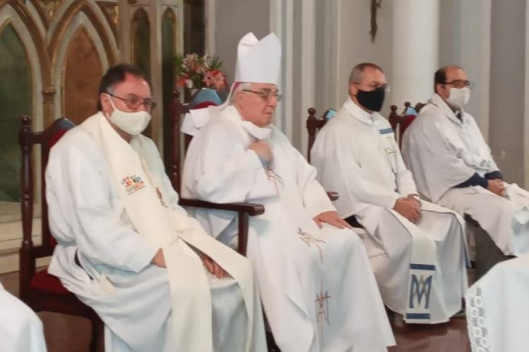 Mons. Faifer peregrinó con los seminaristas de Gualeguaychú hacia Itatí Mons. Faifer peregrinó con los seminaristas de Gualeguaychú hacia Itatí