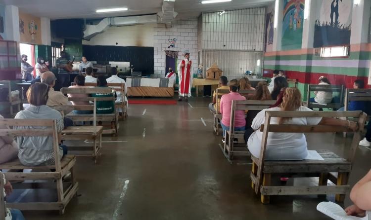 Mons. Fassi a presos: "Jesús viene a liberarnos de las propias rejas" Mons. Fassi a presos: "Jesús viene a liberarnos de las propias rejas"