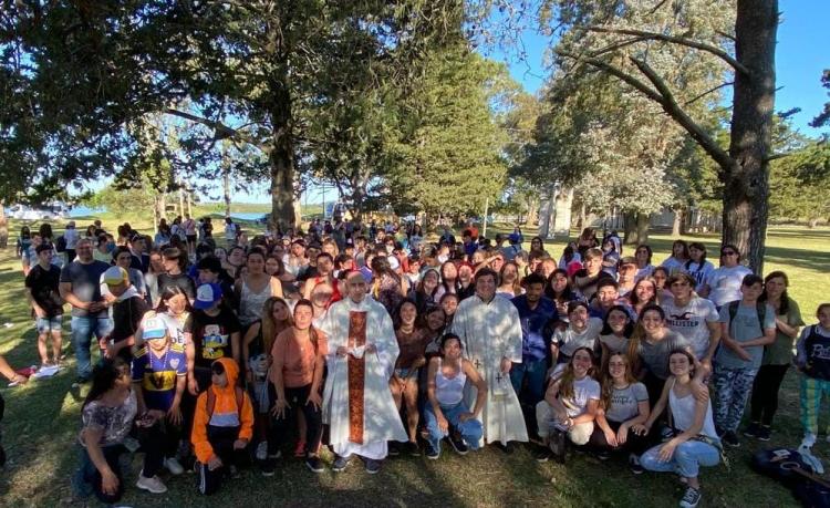 Mons. Malfa anima a los jóvenes a caminar juntos como "Iglesia en salida" Mons. Malfa anima a los jóvenes a caminar juntos como "Iglesia en salida"