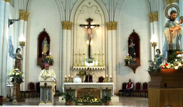 Mons. Martín imploró a San Cayetano por mejores condiciones de vida Mons. Martín imploró a San Cayetano por mejores condiciones de vida