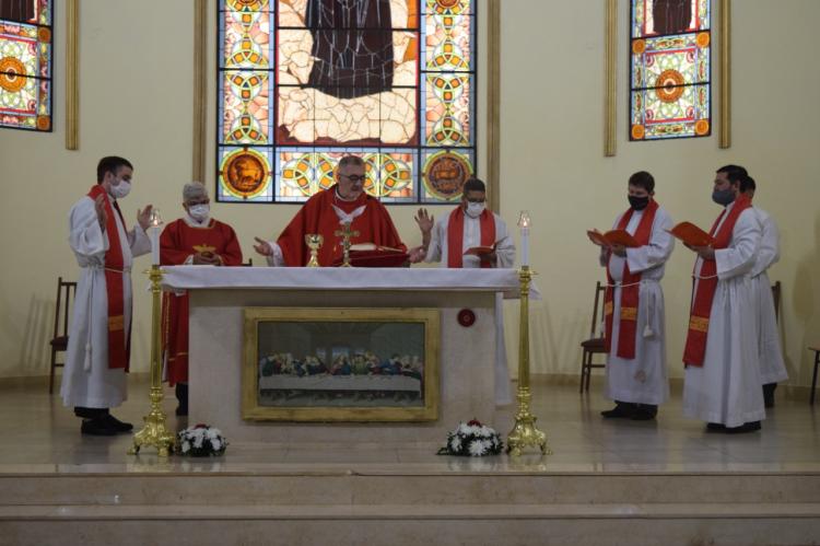 Mons. Martínez: "Toda la comunidad está invitada a reflexionar el rumbo de la Iglesia" Mons. Martínez: "Toda la comunidad está invitada a reflexionar el rumbo de la Iglesia"