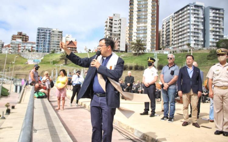 Mons. Mestre bendijo las aguas marplatenses para inaugurar la temporada 2022 Mons. Mestre bendijo las aguas marplatenses para inaugurar la temporada 2022