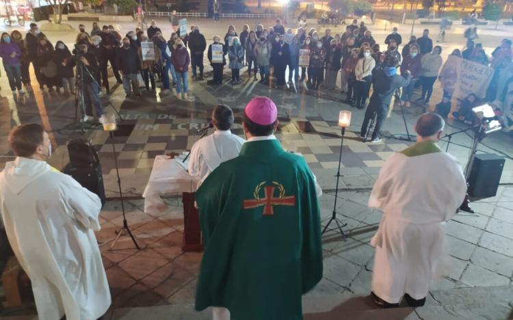Mons. Mestre: "Hay que responder ante el apocalipsis de la pobreza" Mons. Mestre: "Hay que responder ante el apocalipsis de la pobreza"