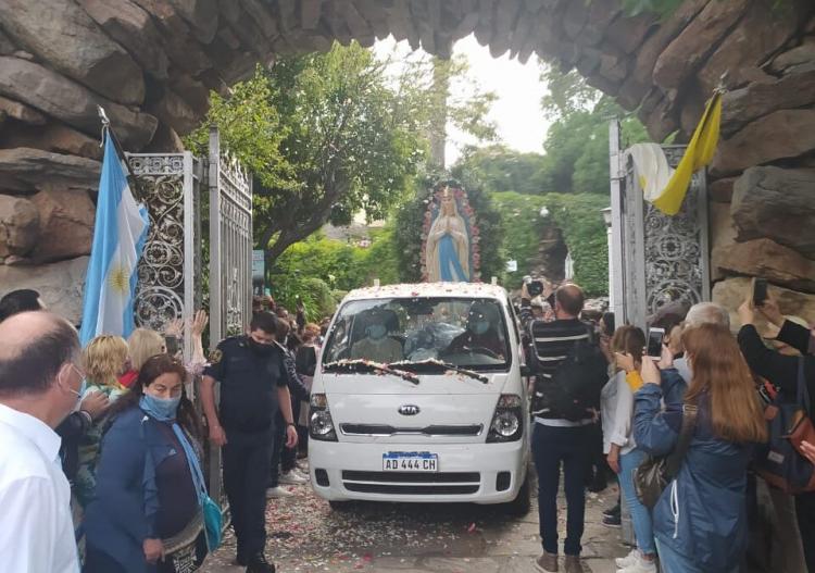 Mons. Mestre pidió la intercesión de la Virgen por el fin de la pandemia Mons. Mestre pidió la intercesión de la Virgen por el fin de la pandemia