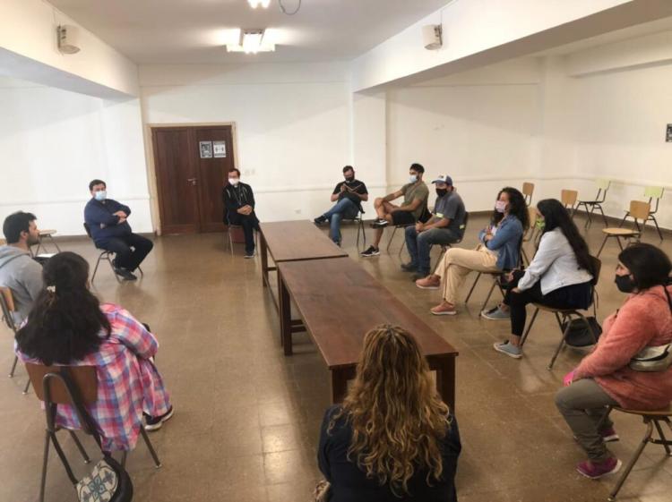 Mons. Mestre se reunió con los Comités Barriales de Emergencia Mons. Mestre se reunió con los Comités Barriales de Emergencia