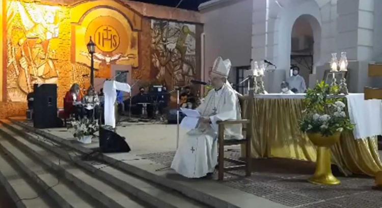 Mons. Montini explicó a un nuevo diácono cómo servir en tiempos de pandemia Mons. Montini explicó a un nuevo diácono cómo servir en tiempos de pandemia