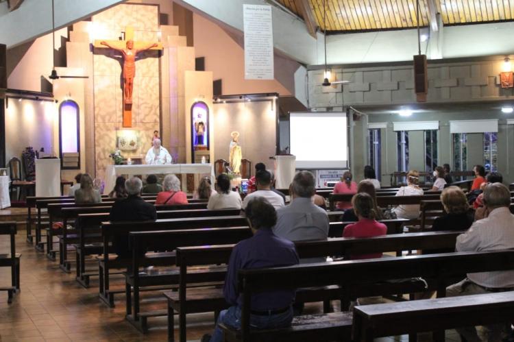 Mons. Ñáñez llamó a dejar nuestras necesidades en el corazón de María Mons. Ñáñez llamó a dejar nuestras necesidades en el corazón de María