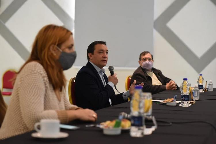 Mons. Tissera firmó un convenio para erradicar el trabajo infantil Mons. Tissera firmó un convenio para erradicar el trabajo infantil