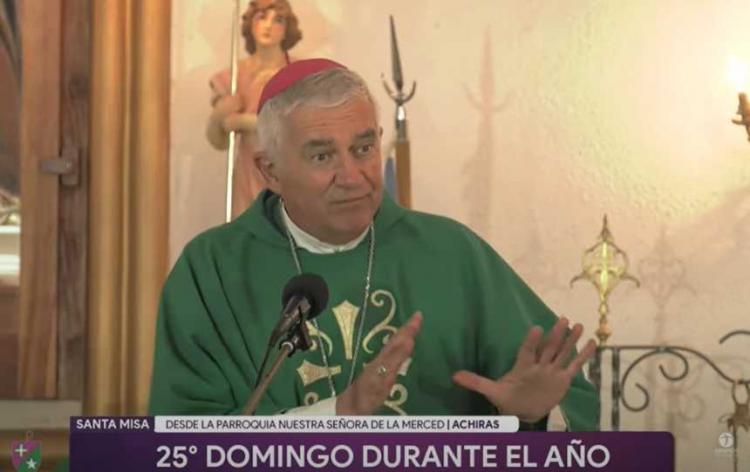 Mons. Uriona invitó a adherir a "la revolución" del servicio Mons. Uriona invitó a adherir a "la revolución" del servicio