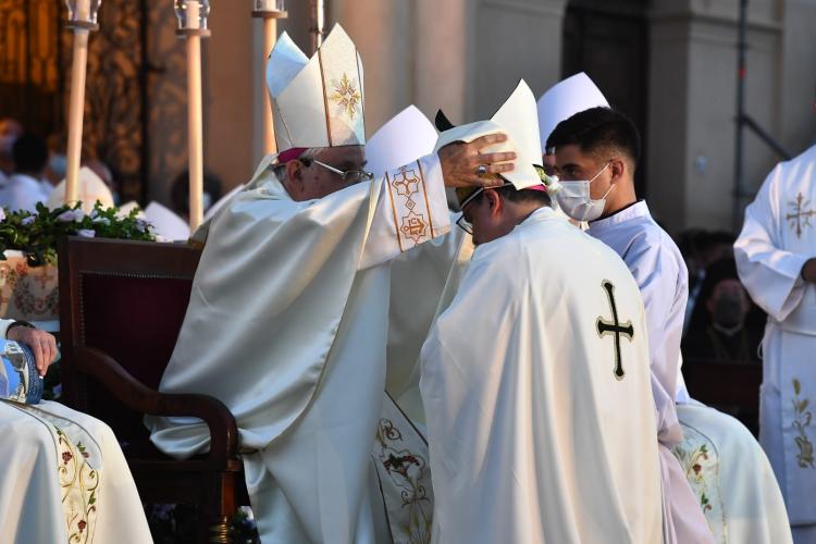 Monseñor Ángel Rossi asumió como nuevo arzobispo de Córdoba Monseñor Ángel Rossi asumió como nuevo arzobispo de Córdoba