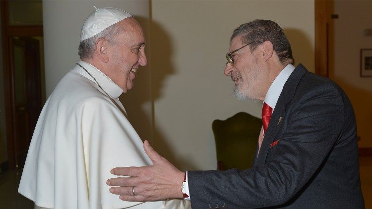 Muere por Covid el médico personal del papa Francisco Muere por Covid el médico personal del papa Francisco