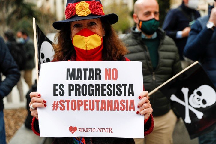 Obispos españoles piden que hospitales católicos sean "zonas libres de eutanasia" Obispos españoles piden que hospitales católicos sean "zonas libres de eutanasia"