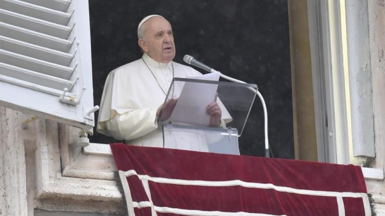 Papa: los cristianos debieran mostrar amor, como el que une a la Trinidad Papa: los cristianos debieran mostrar amor, como el que une a la Trinidad