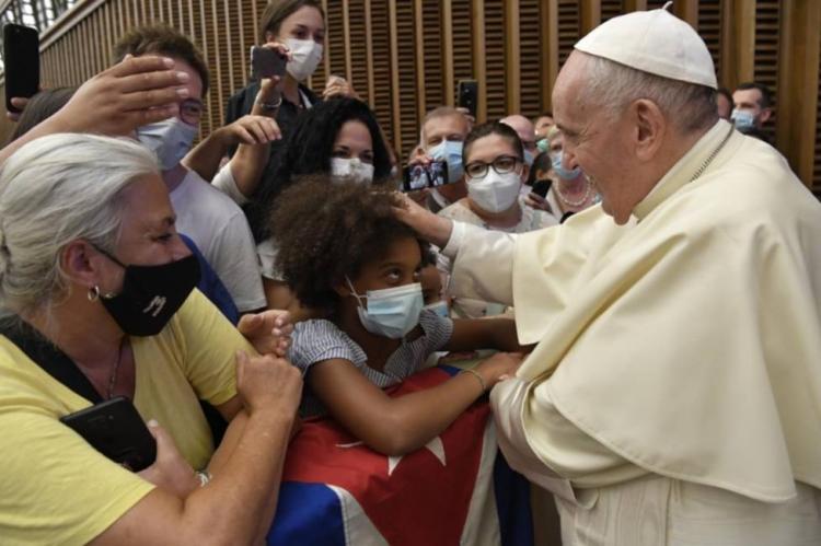 Papa: Observar los Mandamientos no por miedo, sino para encontrar a Jesús Papa: Observar los Mandamientos no por miedo, sino para encontrar a Jesús