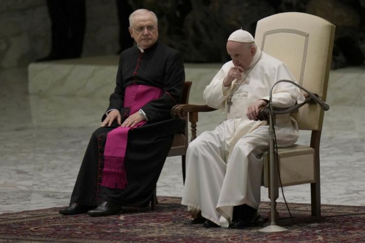 Papa: somos pecadores, pero Jesús con su muerte nos hizo 'justos' y 'santos' Papa: somos pecadores, pero Jesús con su muerte nos hizo 'justos' y 'santos'